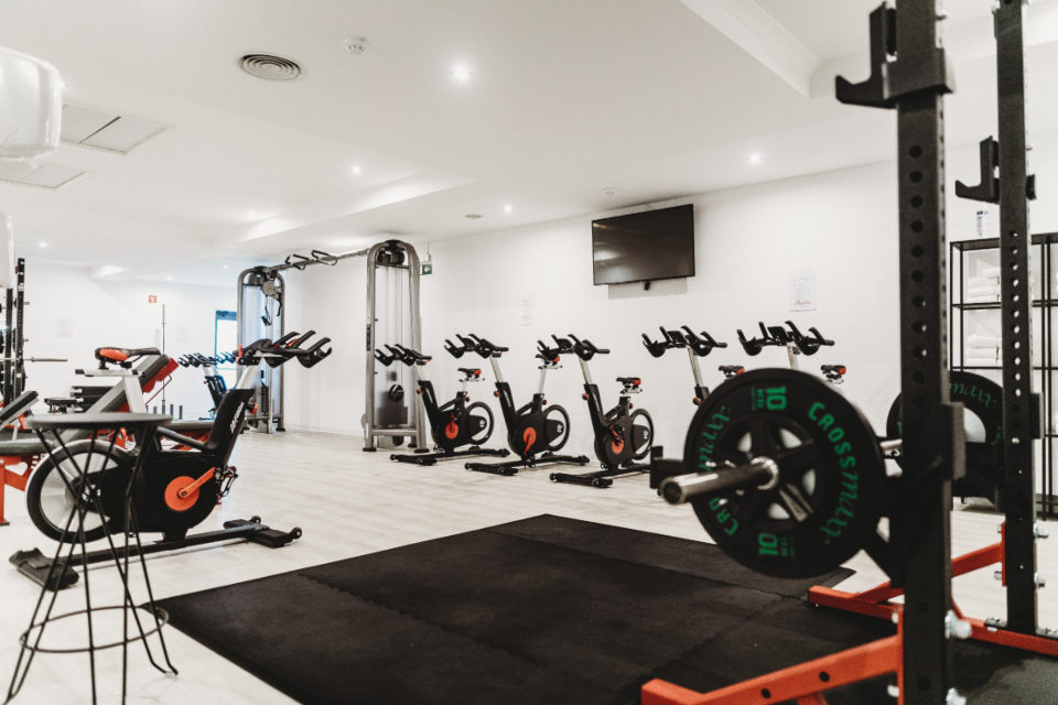 Zona de entrenamiento funcional del gimnasio